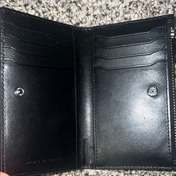 Marc Jacobs medium flat wallet - Picture 2 of 3